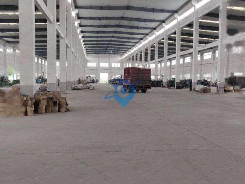 铜梁 工业园 5500平米 标准厂房出租 新修 形象好