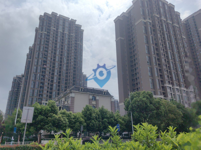 两江新区,轻轨站+公租房,400㎡精装厂房出租