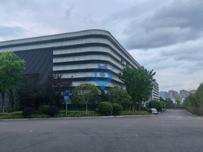 大学城,11米单层钢构,大货门,金刚砂+牛腿