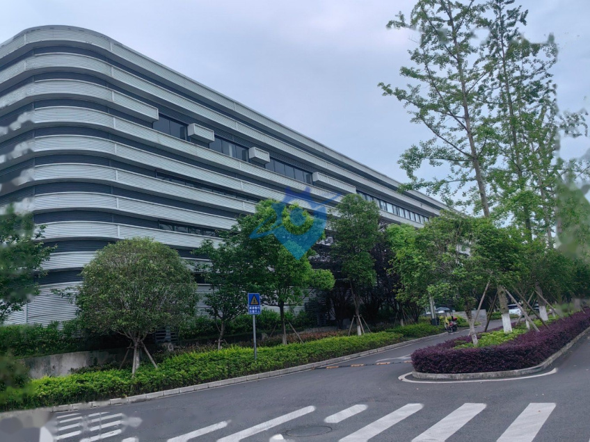 大学城,11米单层钢构,大货门,金刚砂+牛腿